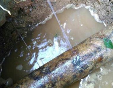 义马楼顶渗水维修公司分享下地暖漏水的原因及检测方法。